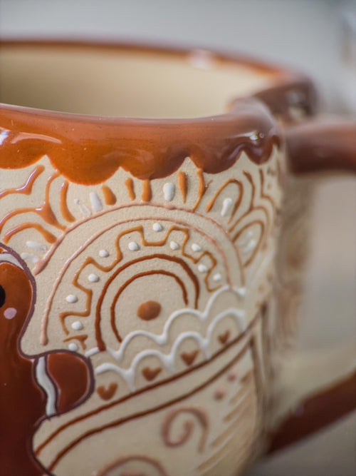 Heart-shaped gingerbread man stoneware mug side view with handle