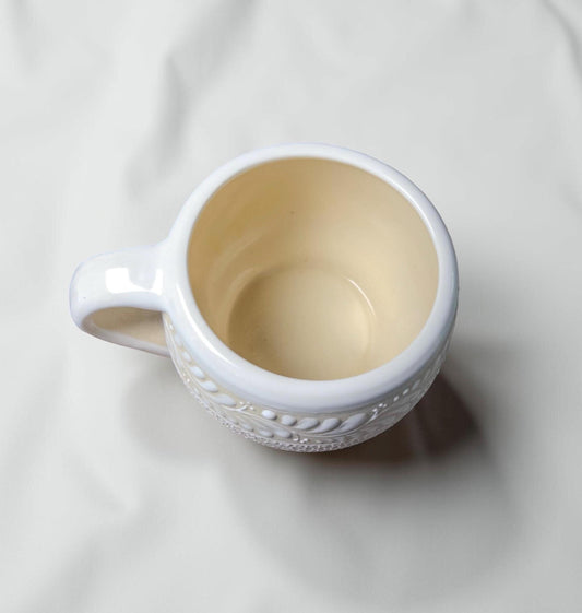 Stoneware floral mug 14 oz side view with comfortable handle