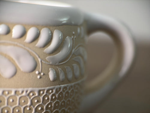 Durable lead-free stoneware floral mug for coffee and tea