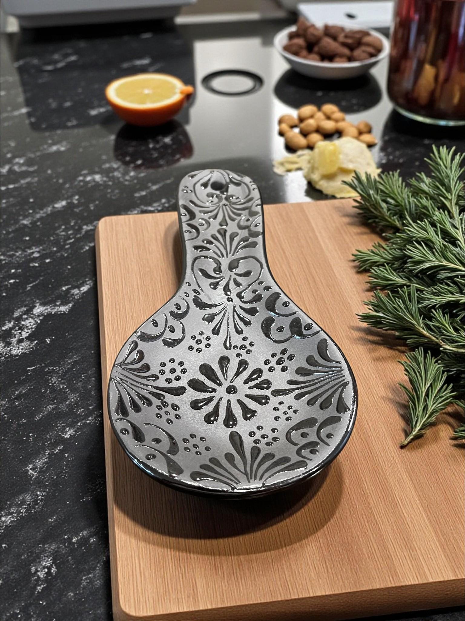 Hand-painted Talavera spoon rest top view